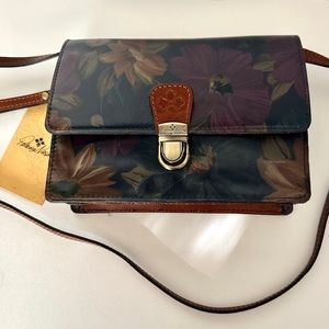 ** SOLD** Patricia Nash Peruvian Painting Lanza Leather Crossbody Organizer